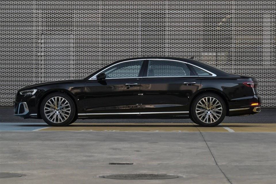 AUDI A8L